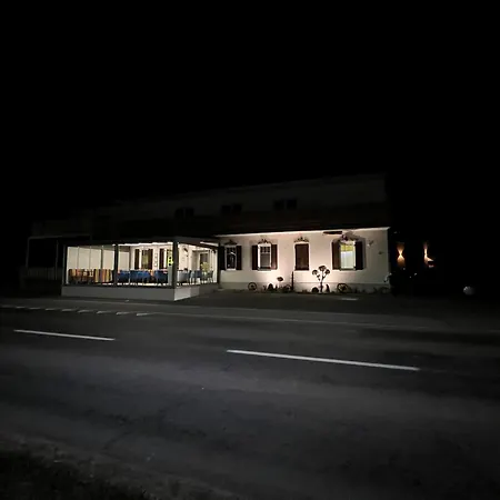 Stockers Kleines Dorfhotel *